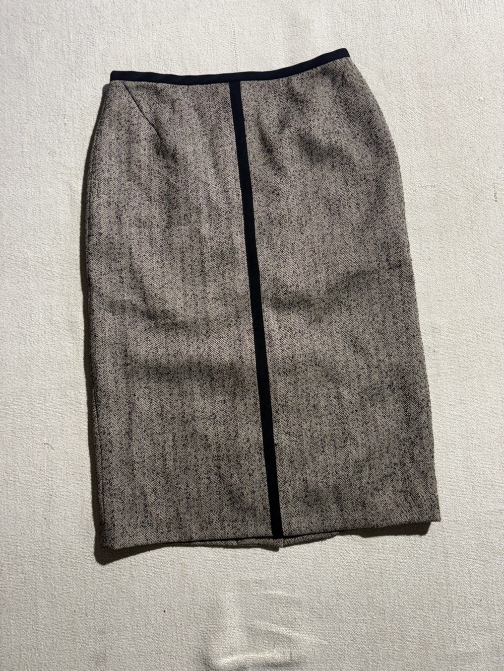 Classic Gray Tweed Herringbone Wool Knit Pencil Skirt with Black Trim